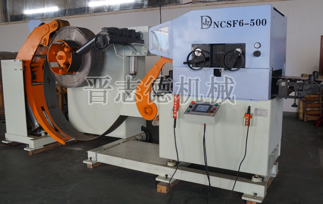 三合一送料機(jī)試機(jī)現(xiàn)場